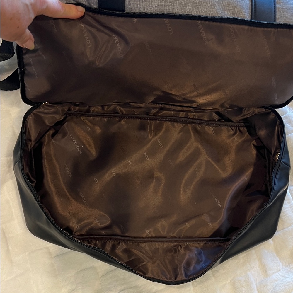 Lovevook Black, Gray and White Weekender Travel Bag - Picture 9 of 10